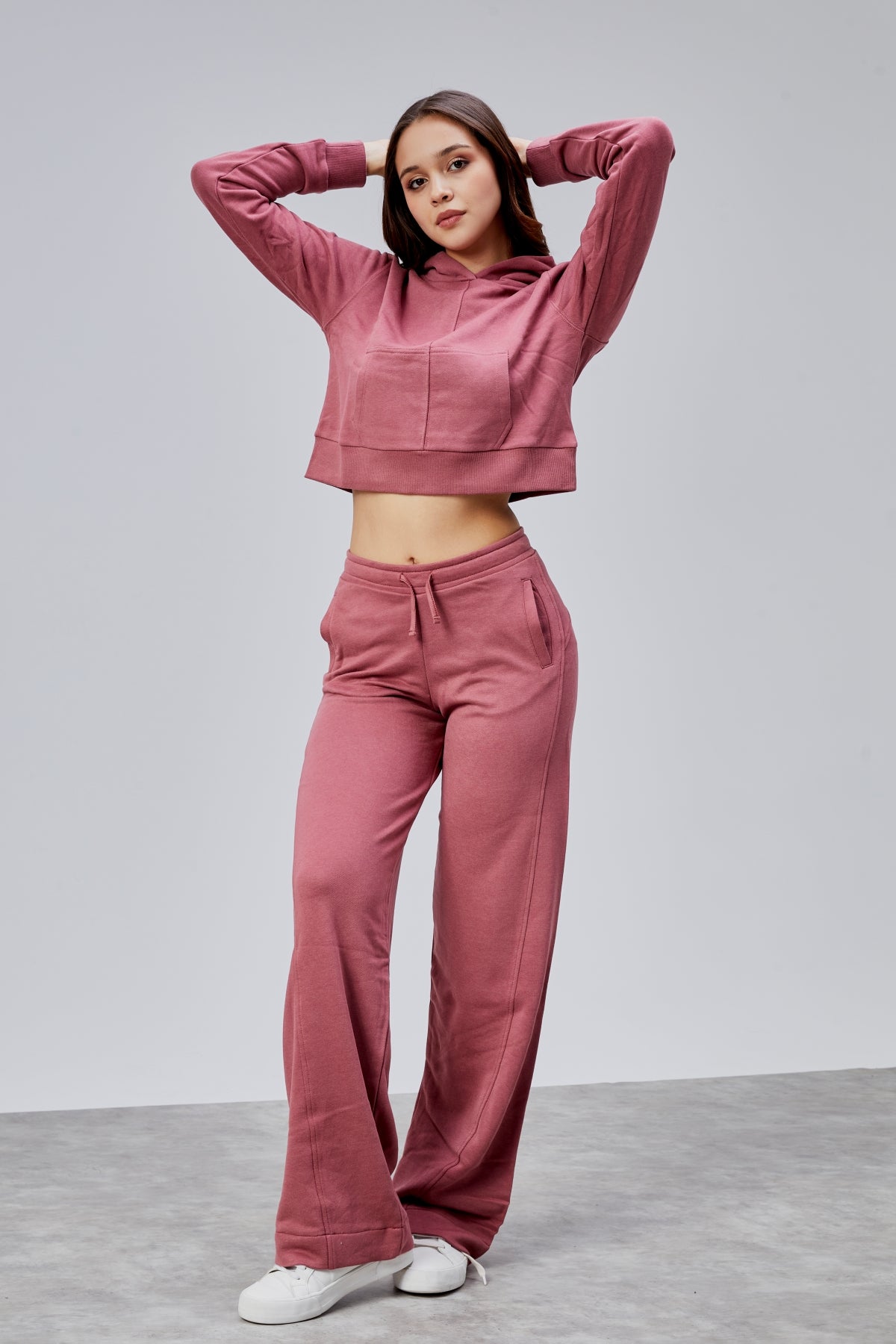 Dikiş Detaylı Cepli Crop Sweatshirt
