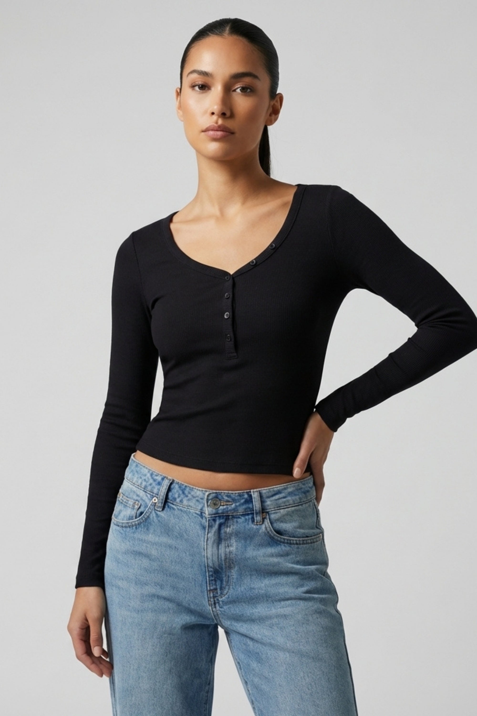 V Yaka düğmeli Uzun Kollu Kaşkorse T-Shirt - Siyah