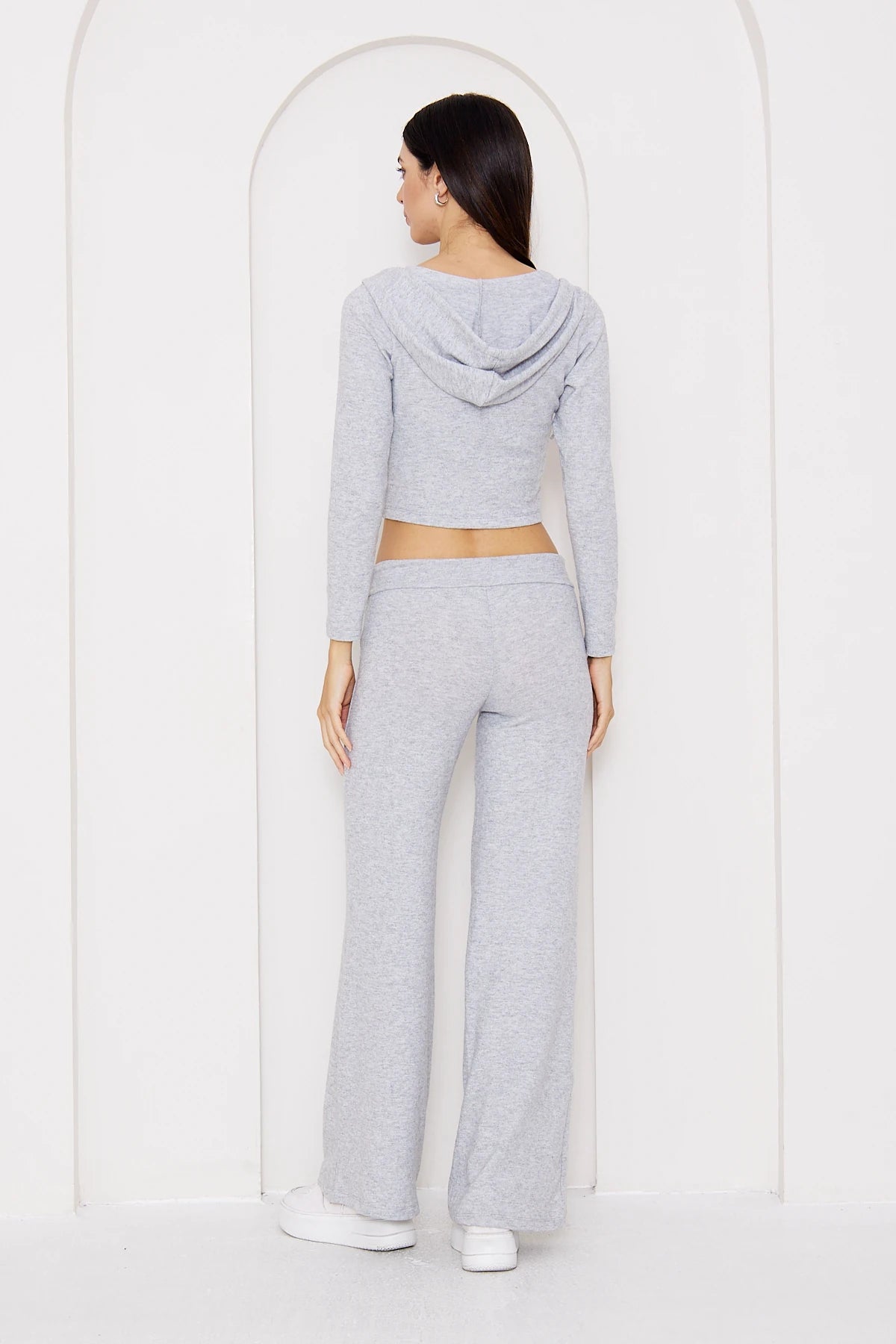 Fermuarlı Kapüşonlu Crop Hırka - Sweatshirt & Hoodie - Nineteen Brand