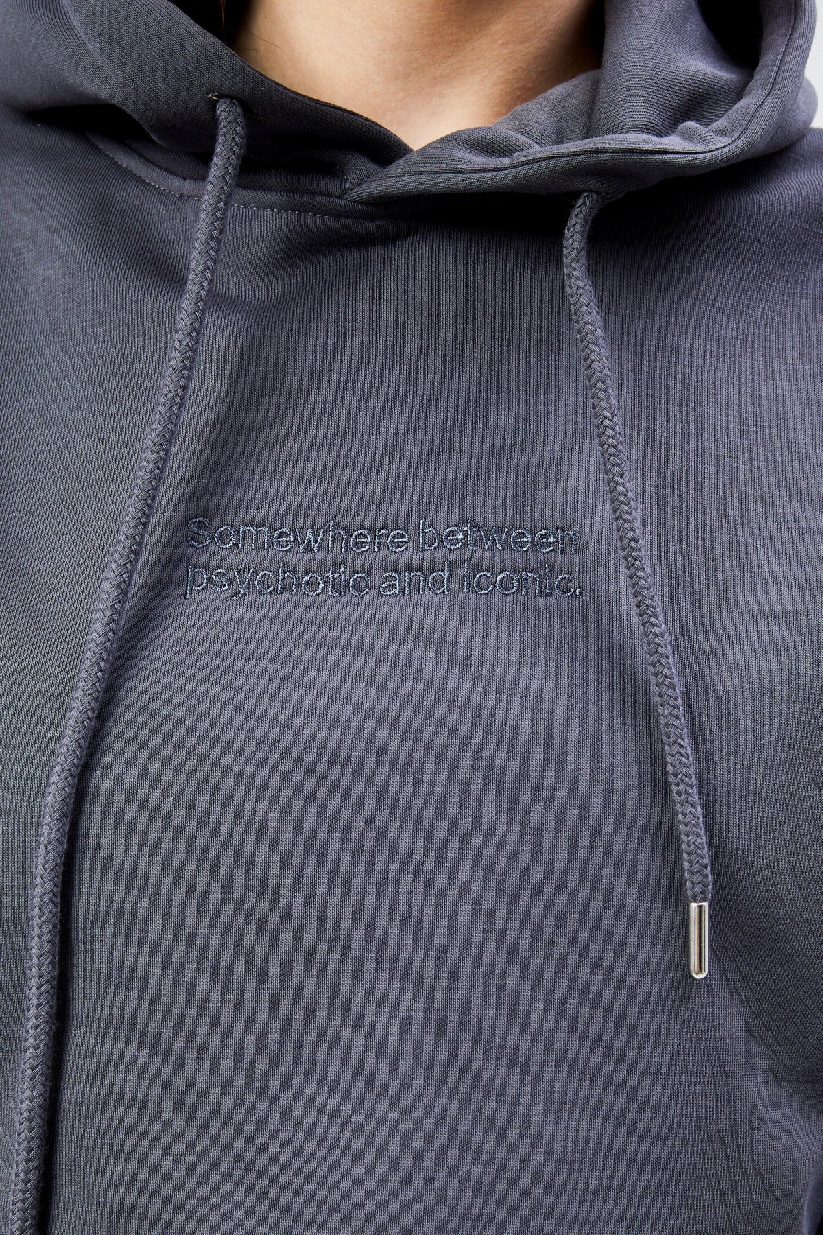 Oversize Crop Nakış Sloganlı Şardonlu Sweatshirt