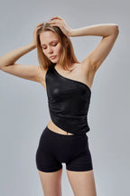 Tek Omuz Büzgülü Deri Görünümlü Bluz