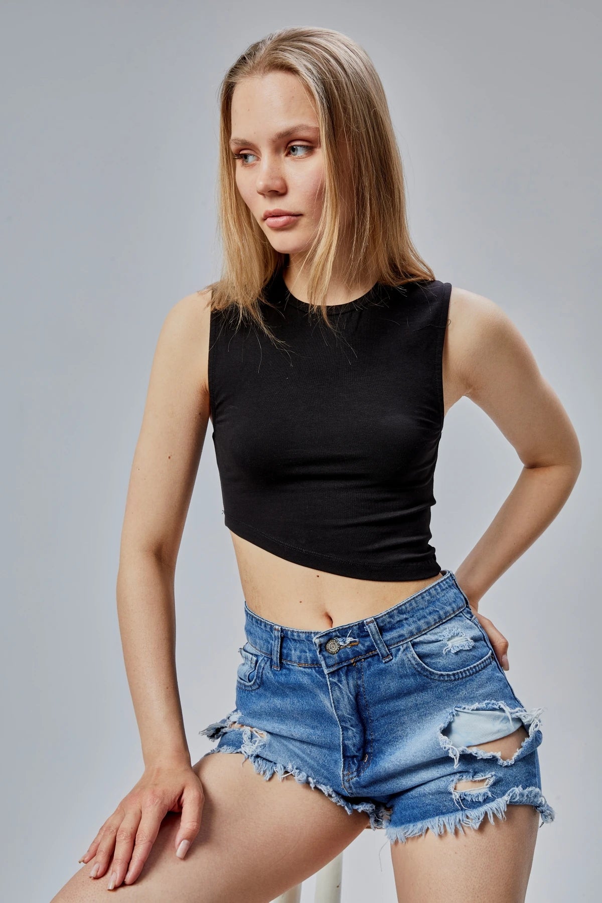 Asimetrik Kesim Crop Top