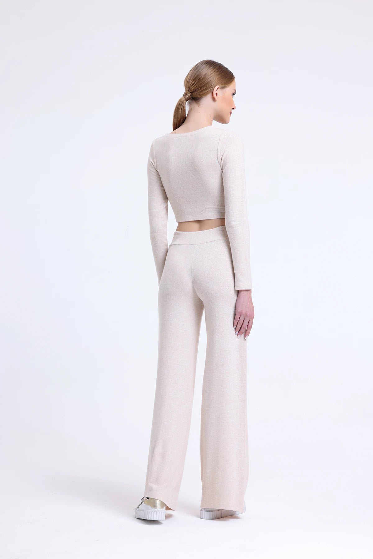 Uzun Kollu V Yaka Detaylı Crop Bluz