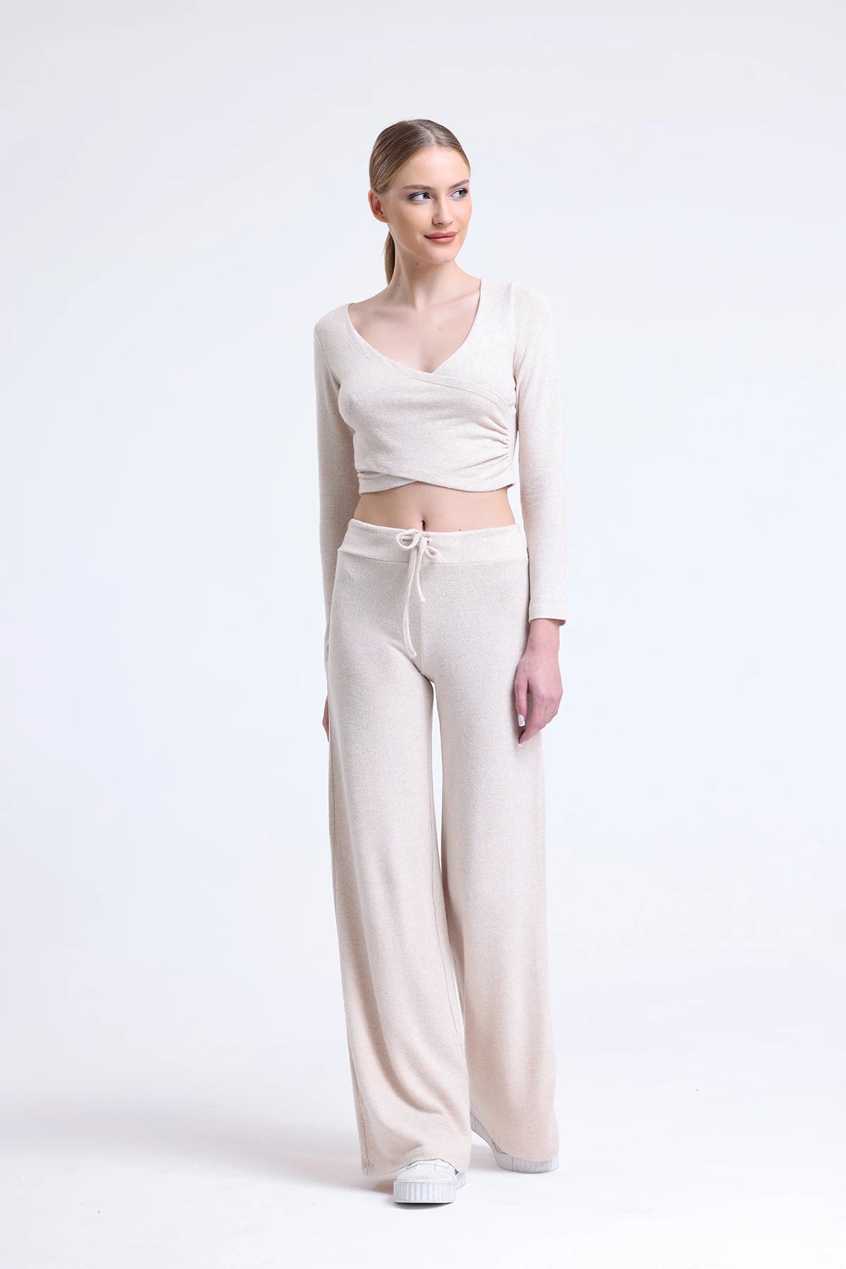 Uzun Kollu Crop Bluz & Plazzo Geniş Paça Pantolon Takım