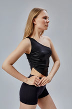 Tek Omuz Büzgülü Deri Görünümlü Bluz